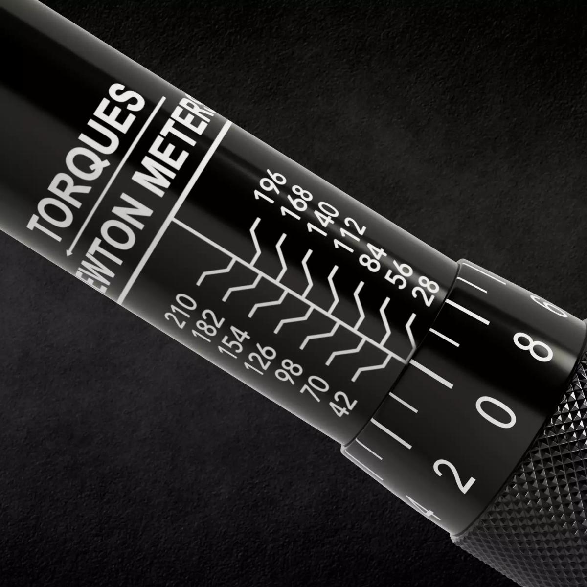 Klucz dynamometryczny 1/2" przedłurzacz miara 28-210 Nm czarny do garażu  nr. 8