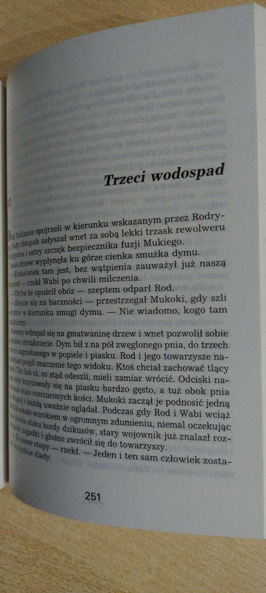 Książka     Łowcy wilków Łowcy złota Łowcy przygód . nr. 7