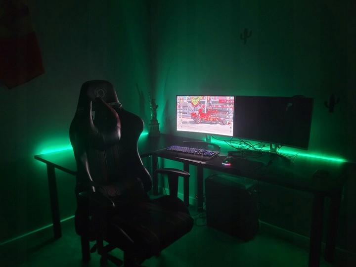 Biurko gamingowe narożne model 3 Low białe LOFT metalowe nogi LED RGB przepust USB dla gracza 240x80x71cm nr. 11