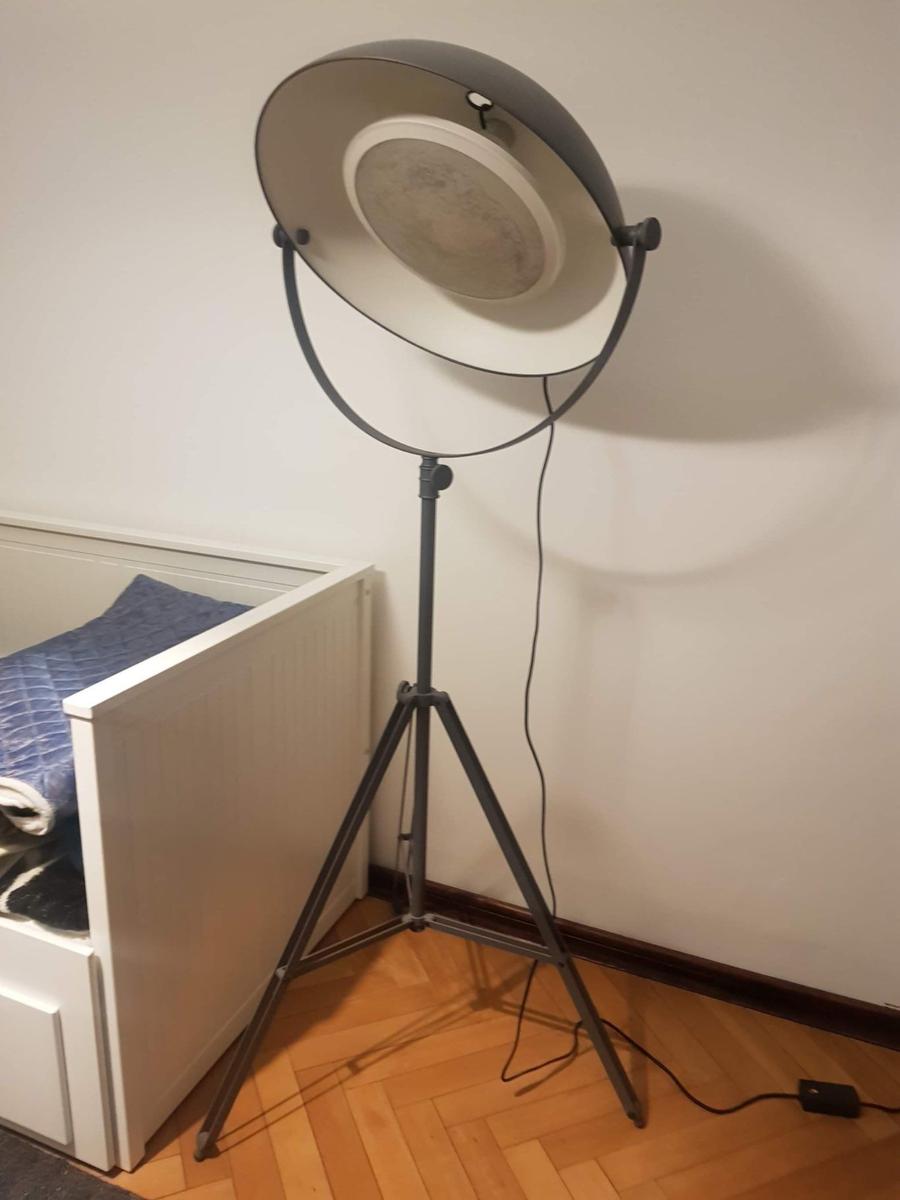 Lampa podłogowa