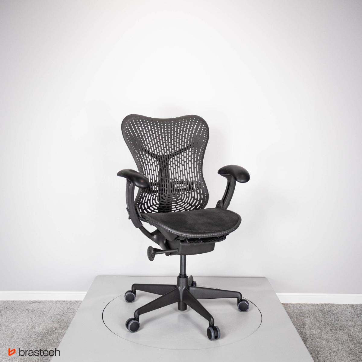 Fotel biurowy Herman Miller Mirra – ergonomiczny, odnowiony, siatkowe siedzisko, elastomerowe oparcie, 3D podłokietniki nr. 5