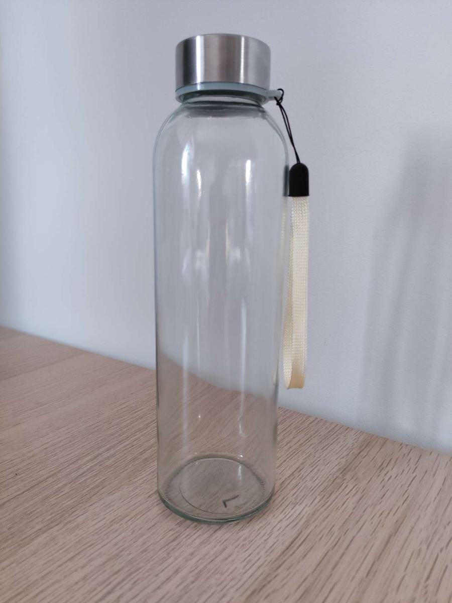 Szklana butelka na wodę w etui nr. 2