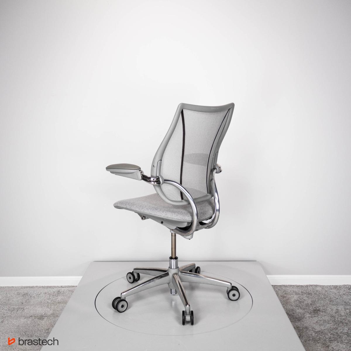 Fotel biurowy Humanscale Liberty – ergonomiczny, siatkowe oparcie, tapicerowane siedzisko, automatyczny mechanizm samoważący nr. 2