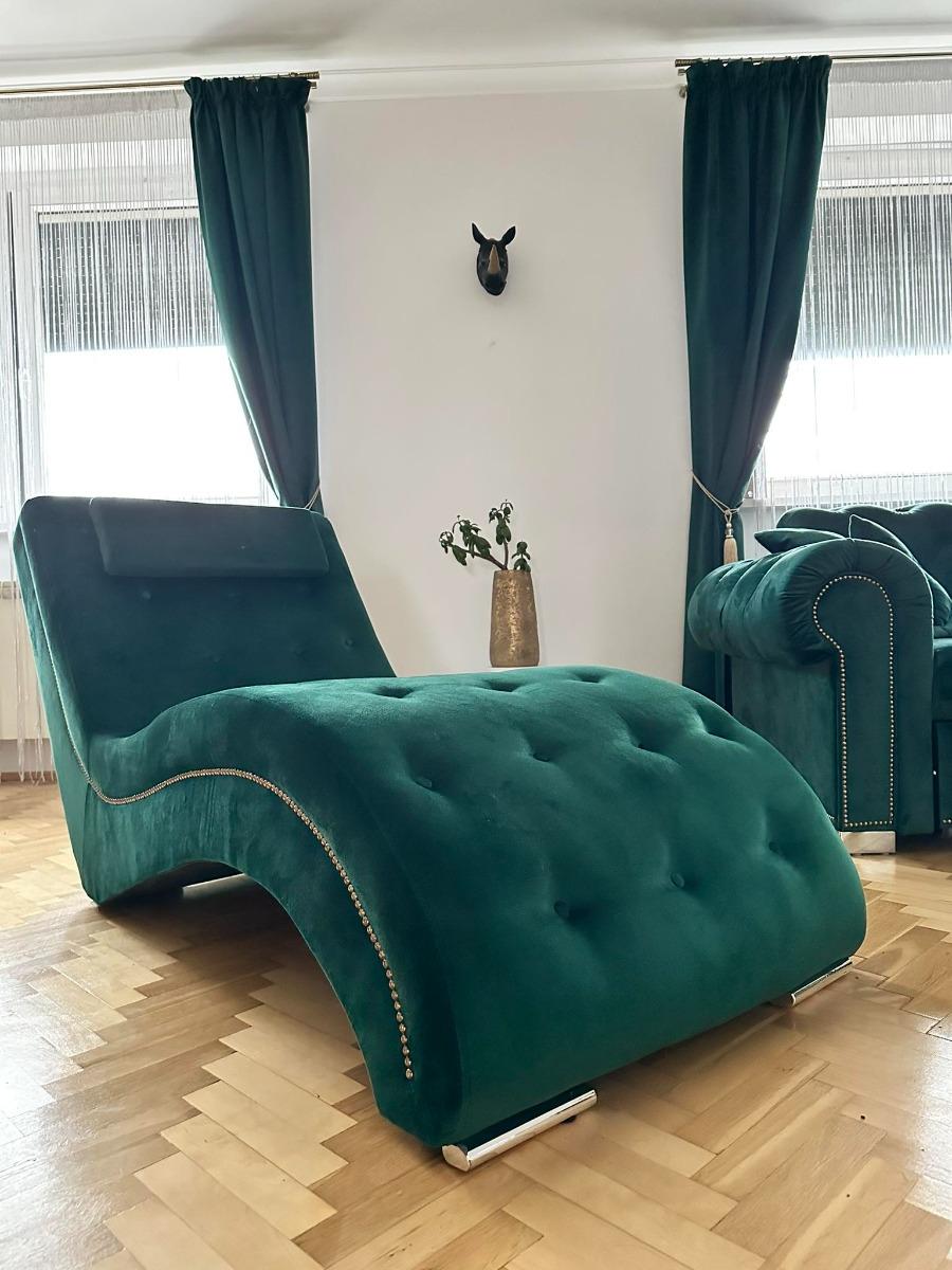Szezlong 170x75 cm musztardowy na sprężynach z srebrnymi nóżkami i ozdobnymi guzikami, do salonu nr. 4