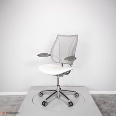 Fotel biurowy Humanscale Liberty – ergonomiczny, siatkowe oparcie, skórzane siedzisko Ticino, mechanizm automatyczny szary - Miniaturka zdjęcia nr 1