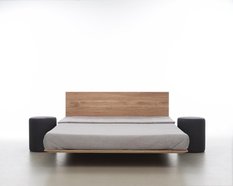 Łóżko NOBBY 200x200 eleganckie, proste nowoczesne łóżko lewitujące z litego drewna olchowego