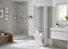 Szafka łazienkowa słupek LUBA I 174×30×30 cm z szafkami i półkami oraz koszem do łazienki biała