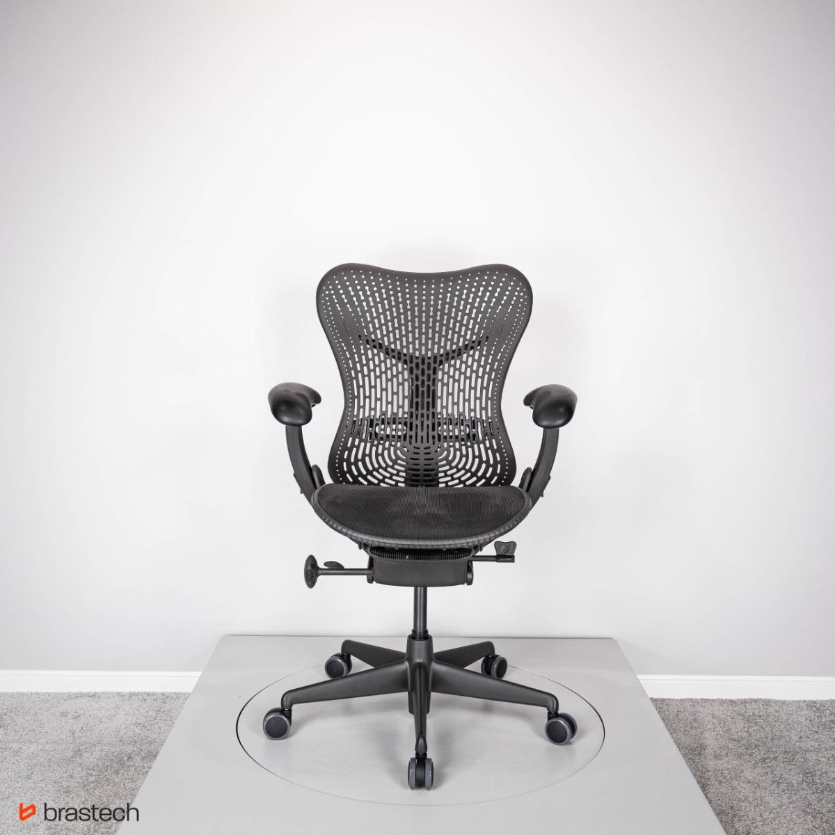 Fotel biurowy Herman Miller Mirra – ergonomiczny, odnowiony, siatkowe siedzisko, elastomerowe oparcie, 3D podłokietniki nr. 15