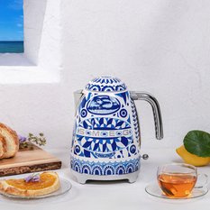 Czajnik elektryczny SMEG 1,7l L 22,6x17,1x24,8 cm SMEG X Dolce & Gabbana Blu Mediterraneo niebieski do kuchni - Miniaturka zdjęcia nr 2