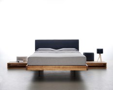 Łóżko SMOOTH 180x200 elegancka modna rama z litego drewna olchowego z tapicerowanym zagłówkiem