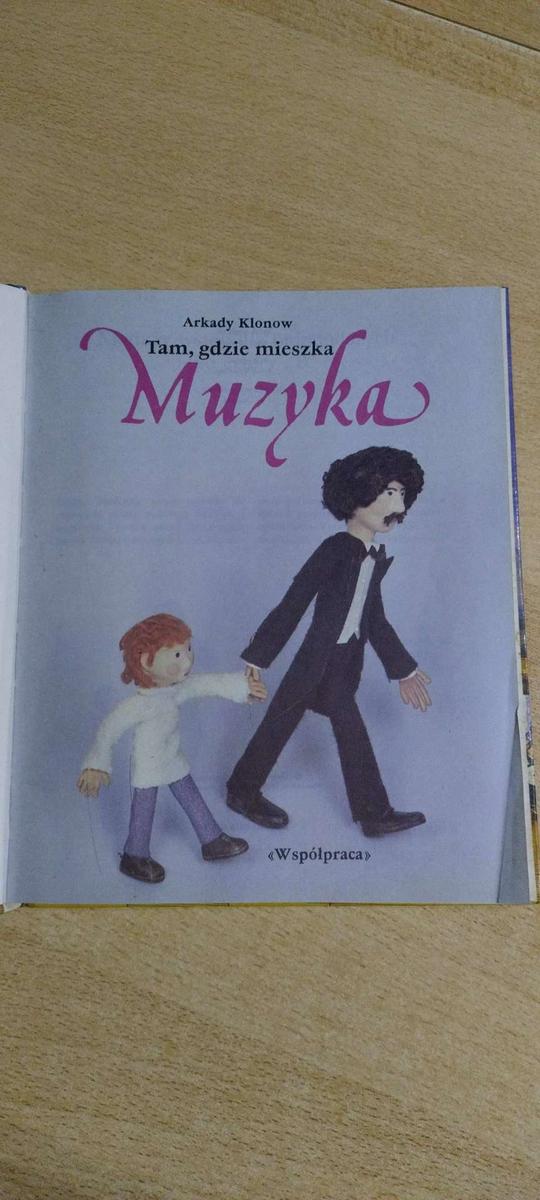 Książka  Tam gdzie mieszka Muzyka . -Arkady Klonow. nr. 2