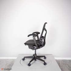 Fotel biurowy Herman Miller Mirra – ergonomiczny, odnowiony, siatkowe siedzisko, elastomerowe oparcie, 3D podłokietniki - Miniaturka zdjęcia nr 2