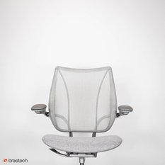 Fotel biurowy Humanscale Liberty – ergonomiczny, siatkowe oparcie, tapicerowane siedzisko, automatyczny mechanizm samoważący - Miniaturka zdjęcia nr 6