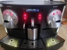 Ekspres kapsułkowy Nespresso profesional CS220