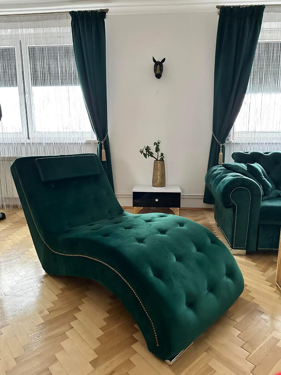 Szezlong 170x75 cm musztardowy na sprężynach z srebrnymi nóżkami i ozdobnymi guzikami, do salonu nr. 3