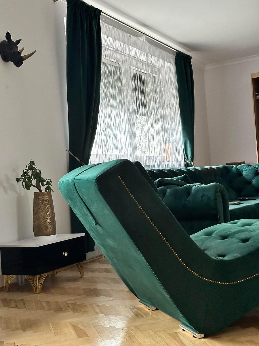 Szezlong 170x75 cm musztardowy na sprężynach z srebrnymi nóżkami i ozdobnymi guzikami, do salonu nr. 7