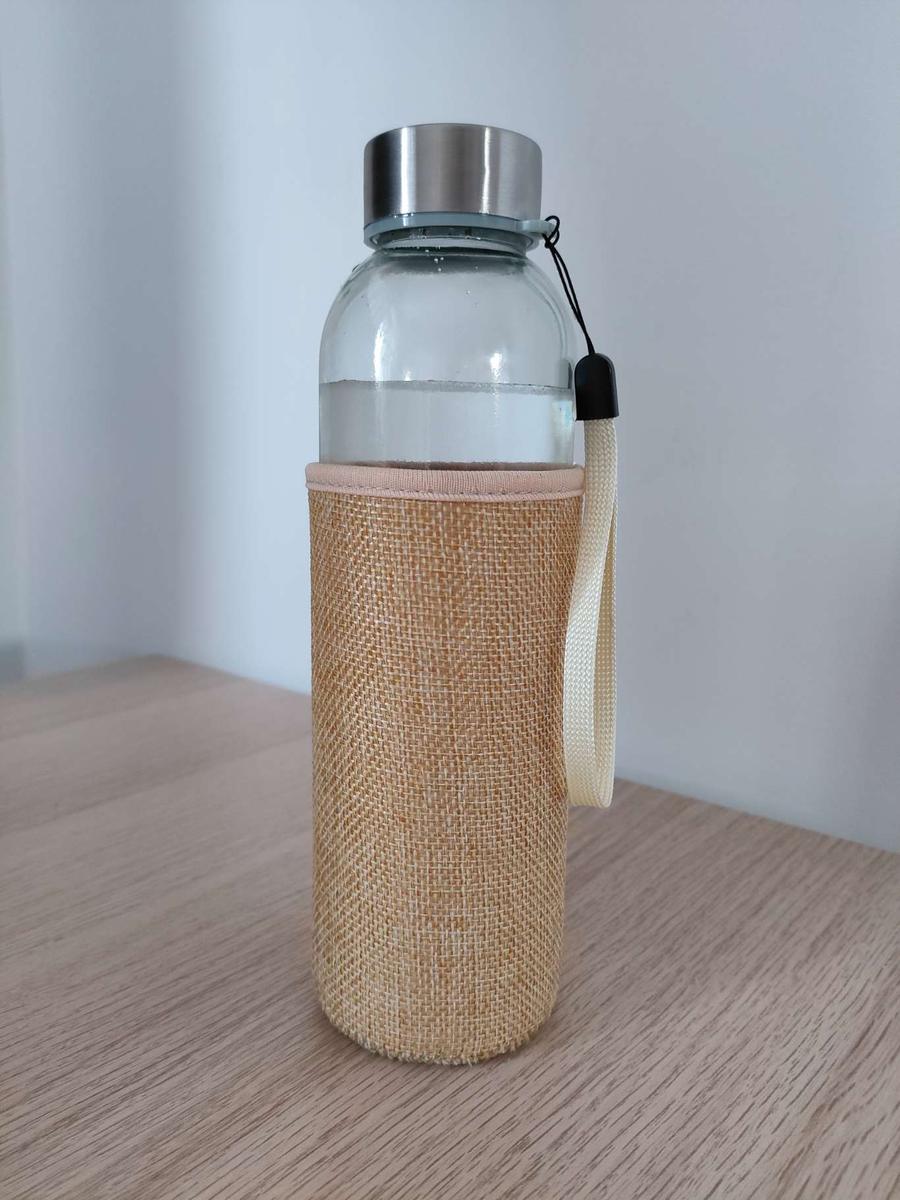 Szklana butelka na wodę w etui nr. 5
