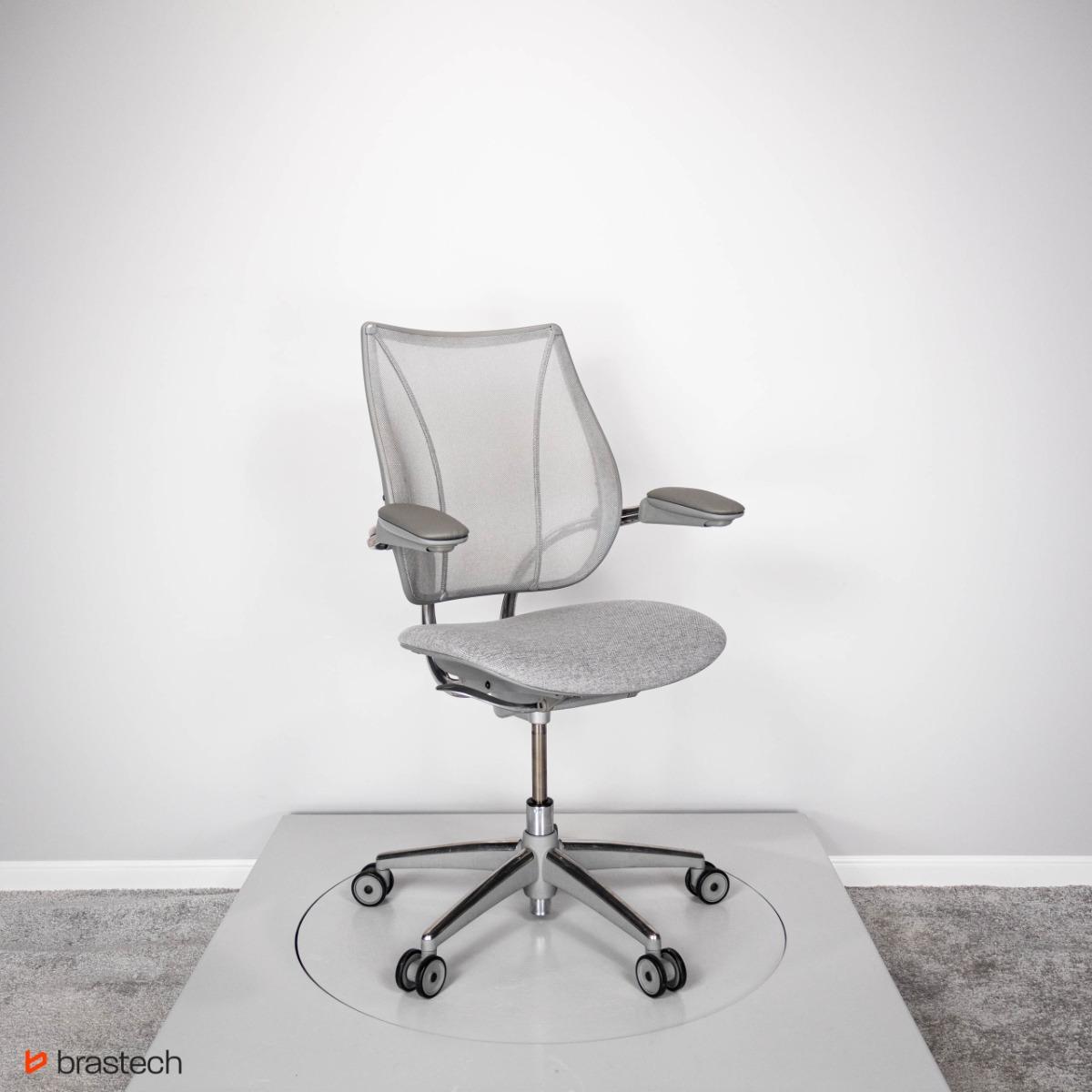 Fotel biurowy Humanscale Liberty – ergonomiczny, siatkowe oparcie, tapicerowane siedzisko, automatyczny mechanizm samoważący nr. 5